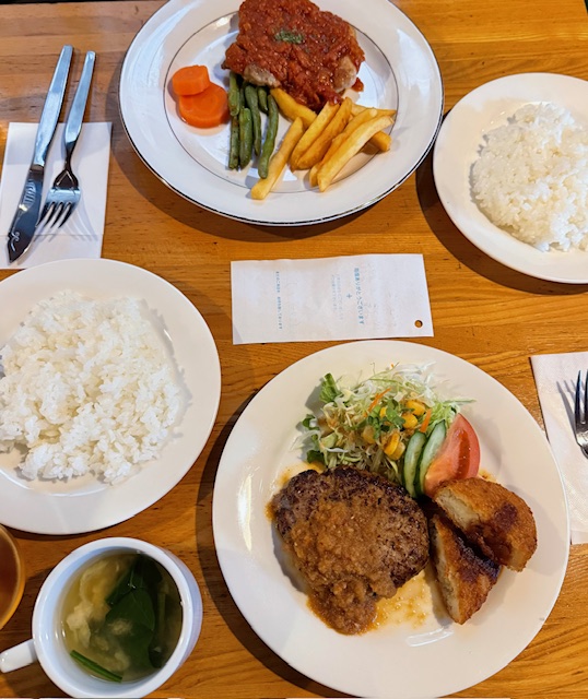 落ち着いた雰囲気のアメリカンカフェ【リバティ　アメリカンスタイル】