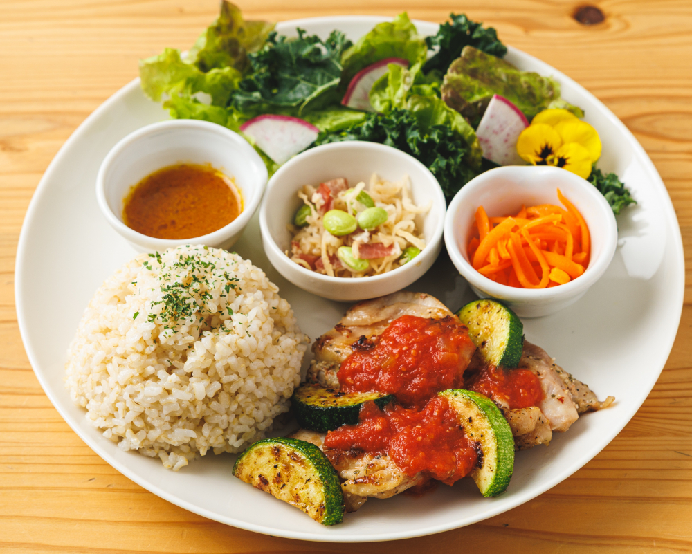 6月の月替わりにこのすプレートランチのご紹介　【鴻巣市にぎわい交流館】