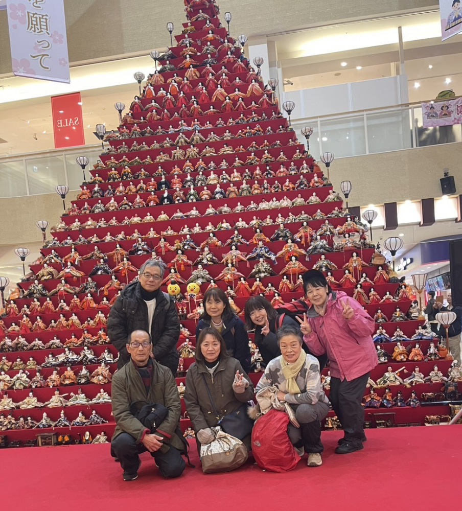 歴史探索ウオークの会の皆様/ひなの里・中山道をご案内